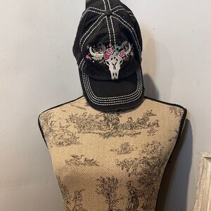 KBETHOS Black Baseball Cap with Floral Bull Skull Embroidery